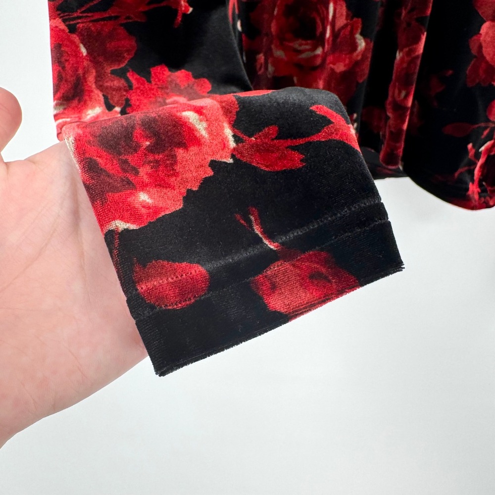 Karen Kane Y2K Long Sleeve Black/Red V-Neck Rose Velour Top Women's Sz XL - Picture 4 of 11